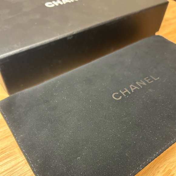 Authentic CHANEL Matelasse Yellow Lambskin Bi-Fold Zip Around Wallet - Picture 13 of 16